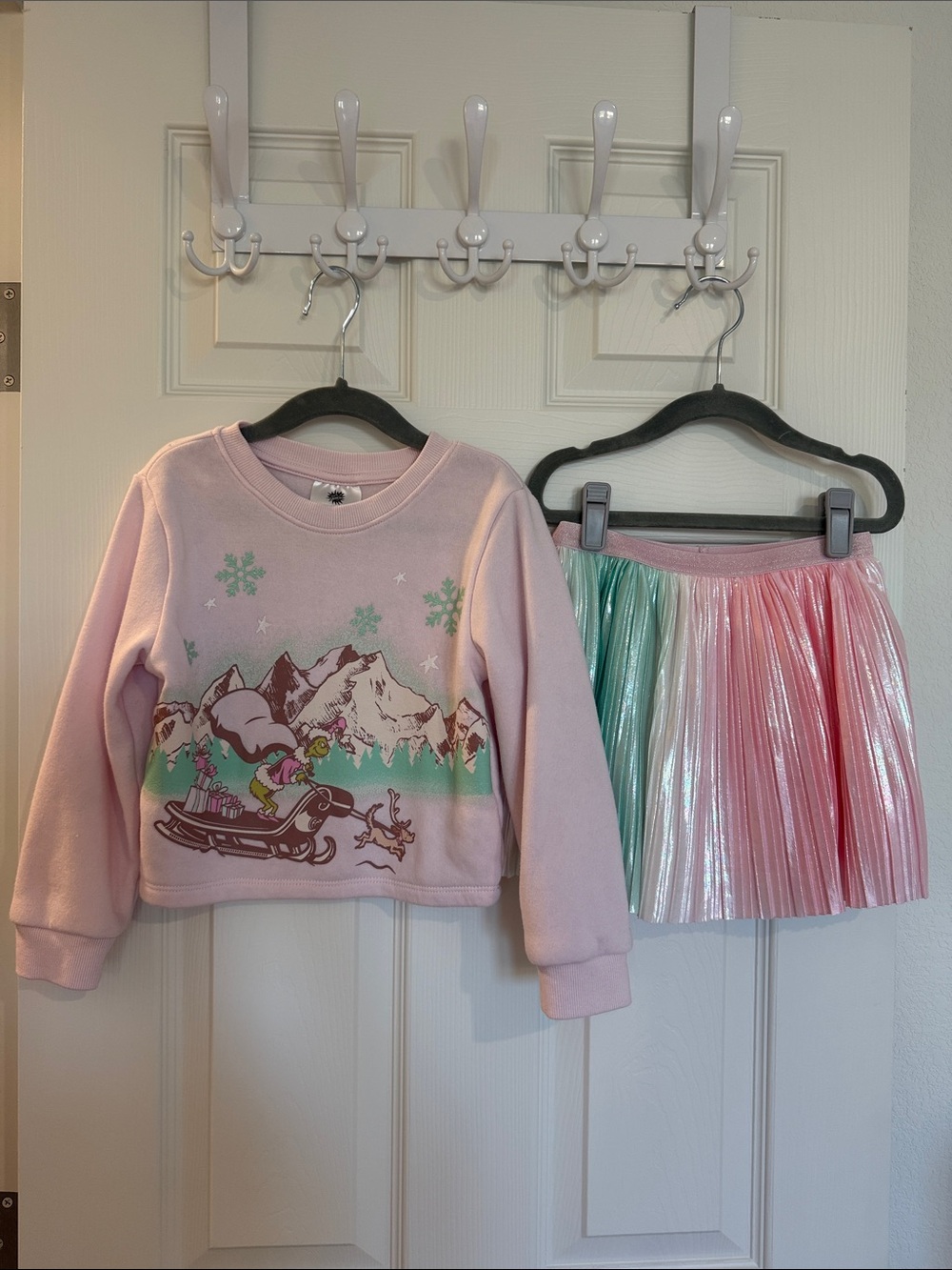 Dr. Seuss The Grinch Girls Pink Matching Sweater & Shimmery Metallic Skirt